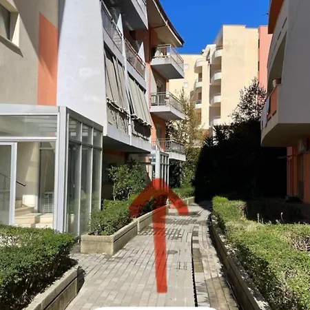 Scandi * Vlorë